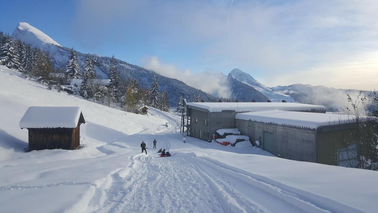 Julianna , Avec Services Morzine