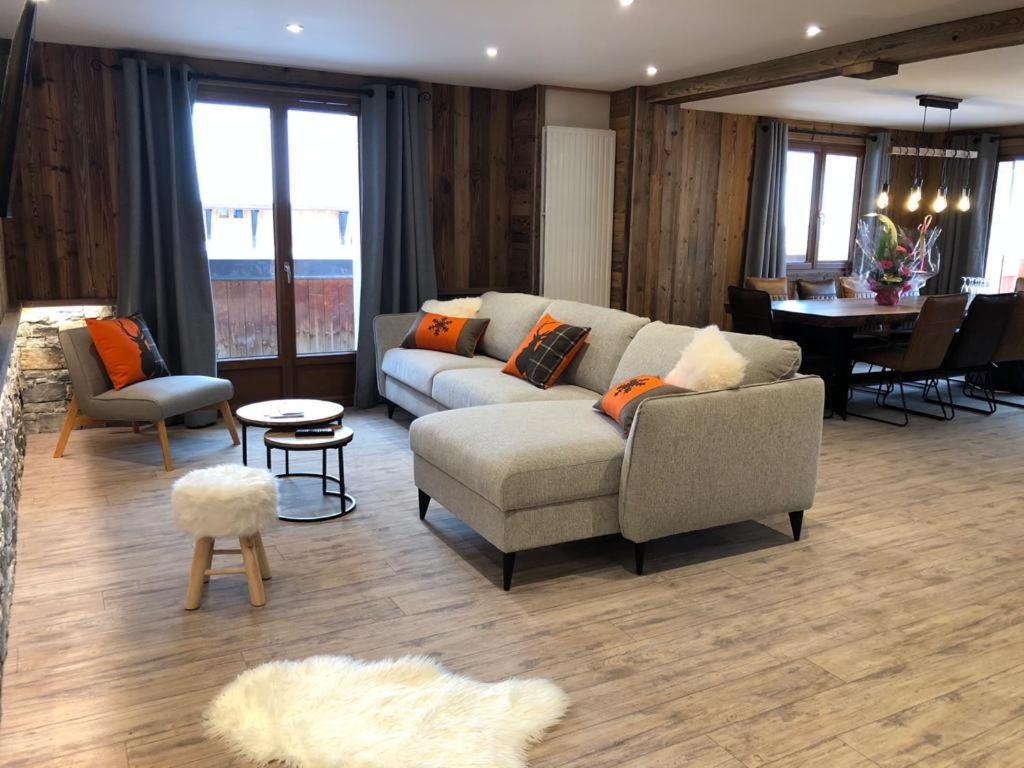 Julianna , Avec Services * Morzine